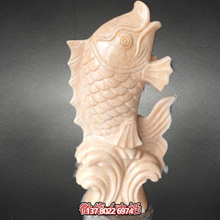 集大理石石雕、水景擺件、鯉魚雕塑于一體的精美藝術(shù)品