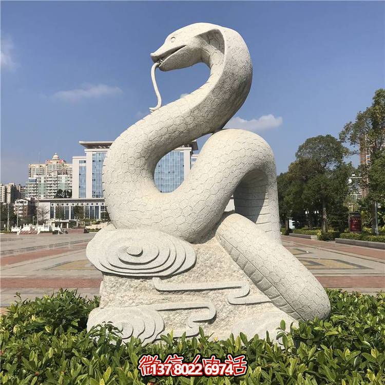 傳統(tǒng)風(fēng)格大理石蛇雕塑，擺放于廣場(chǎng)，給您帶來(lái)完美視覺享受