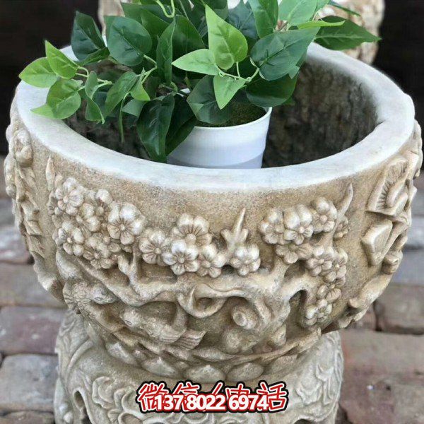 精美藝術(shù)石雕花盆，讓繁復(fù)多彩的花紋與浮雕結(jié)合，打造出精美的大理石雕塑