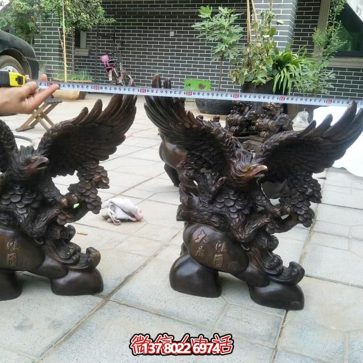 玻璃鋼老鷹雕塑，個(gè)性擺放商場(chǎng)裝飾