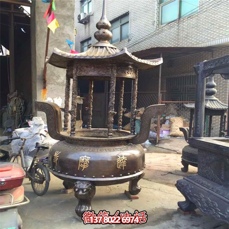 仿古寶蓋圓形香爐，擺放于寺廟、道觀等室內(nèi)