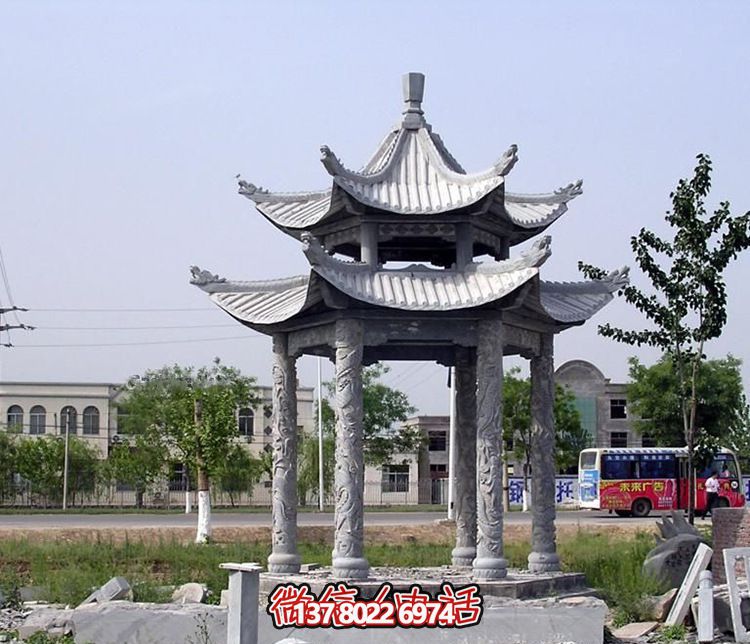 精美古建筑雕塑雙層涼亭，為公園廣場注入古典風情