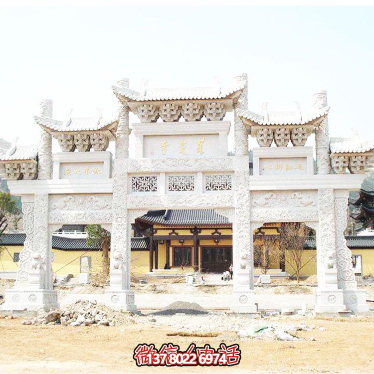 精細工藝刻石牌坊，裝點小區(qū)村口