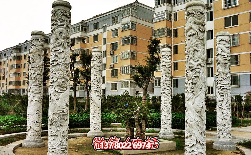 精美大理石浮雕龍柱，裝點(diǎn)小區(qū)花園