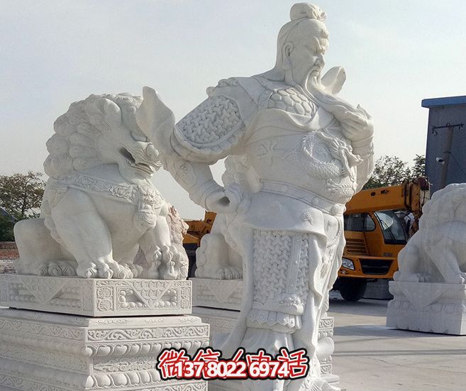 漢白玉大型關(guān)公雕塑，增添景觀美感