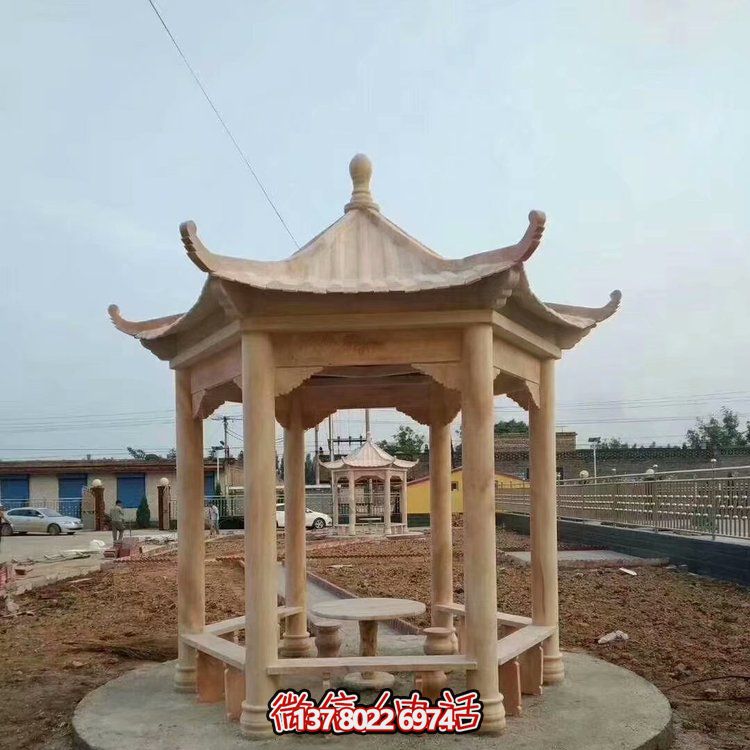 中式天然石材涼亭，晚霞紅休息下棋