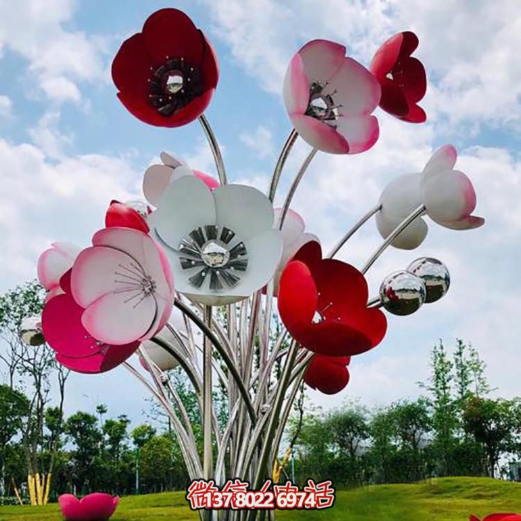 不銹鋼彩繪大型花朵雕塑，為景區(qū)廣場增添色彩