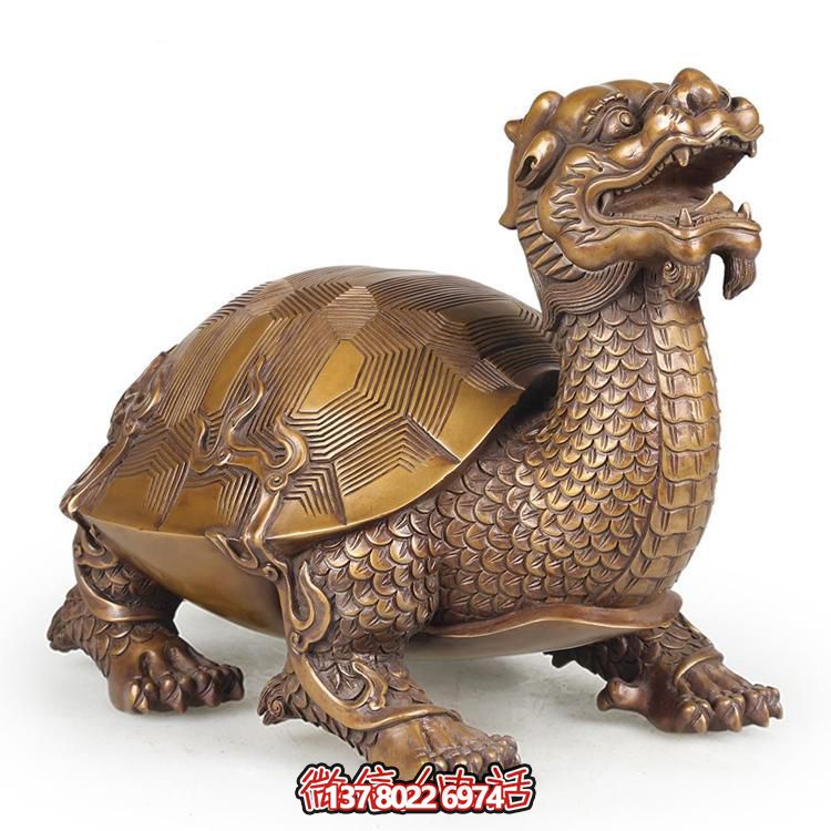 巨型銅雕龍龜?shù)袼?，拙樸寺廟裝點