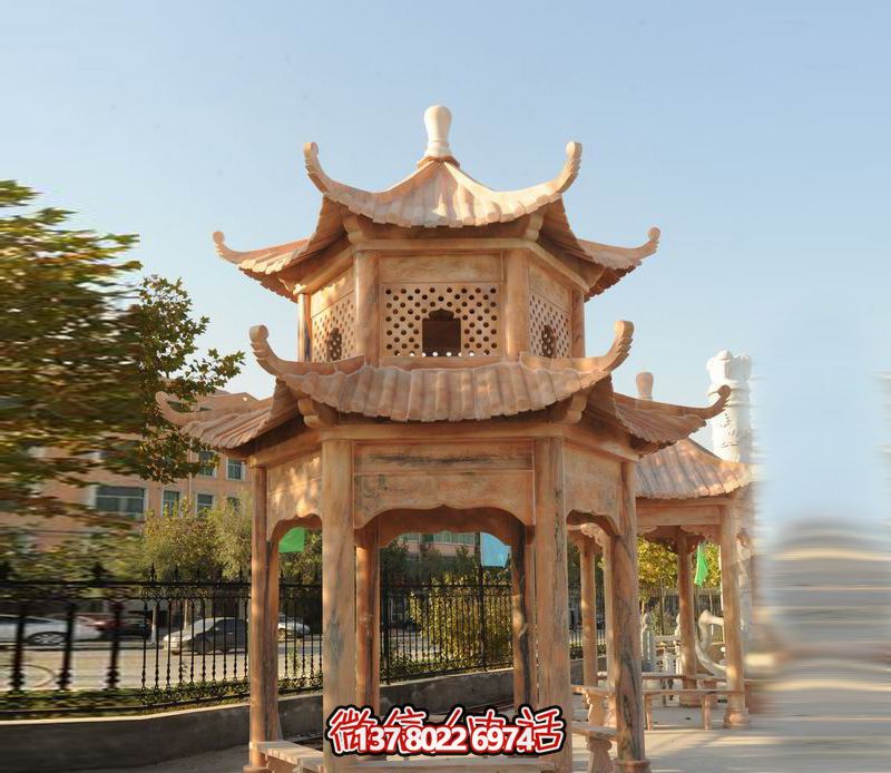 雙層涼亭，讓晚霞紅彩點(diǎn)綴庭院
