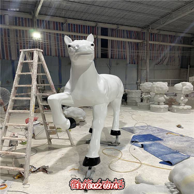 玻璃鋼馬雕塑，點綴戶外園林