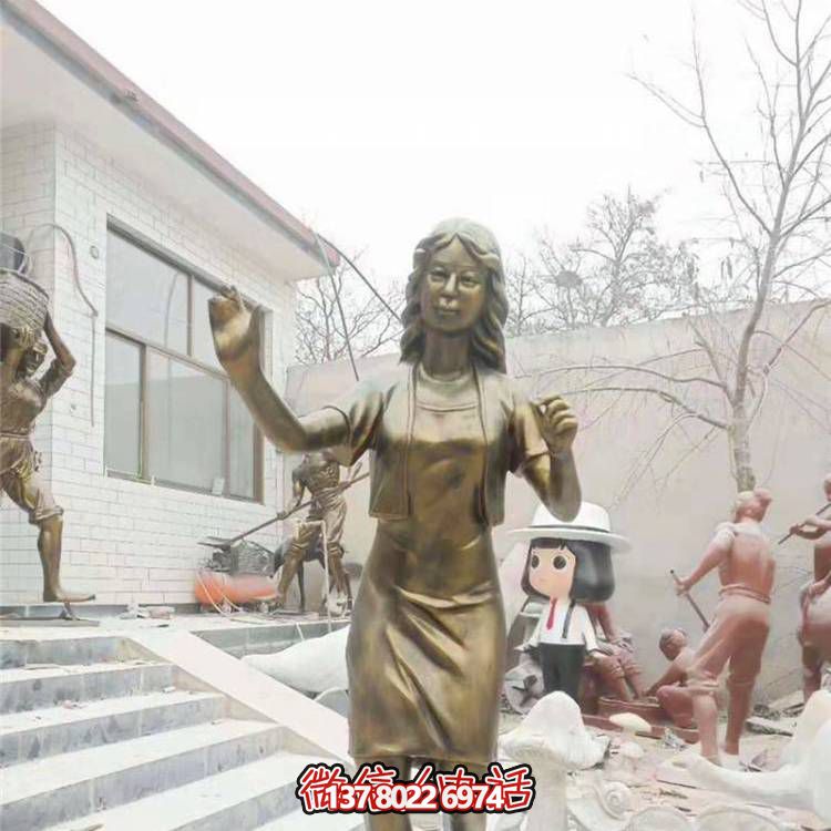 仿銅雕塑玻璃鋼抽象人物，為公園戶外裝飾