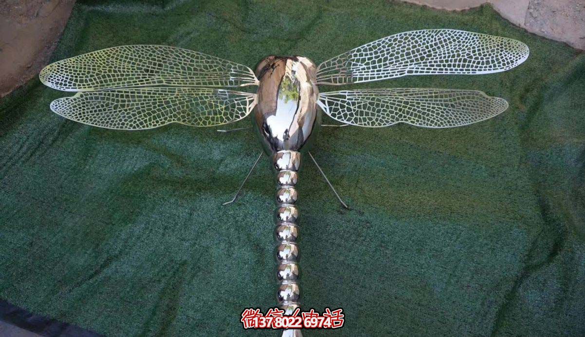 不銹鋼蜻蜓雕塑，點(diǎn)綴小區(qū)售樓部鏤空裝飾