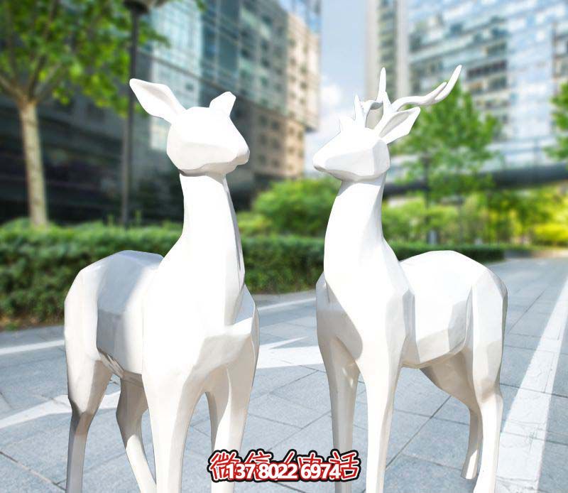 玻璃鋼梅花鹿雕塑，為你的廣場(chǎng)增添經(jīng)典藝術(shù)氣息