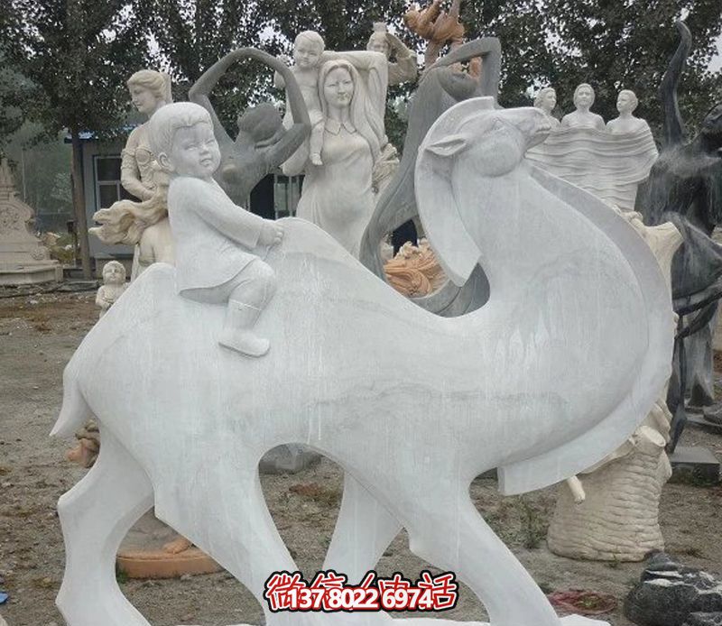 漢白玉駱駝雕塑，點綴公園里的抽象風(fēng)情