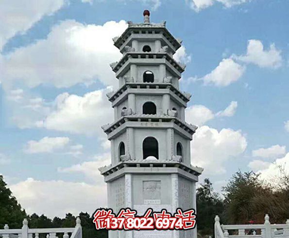 精美多層大理石寶塔，見證古老寺院的美麗景觀
