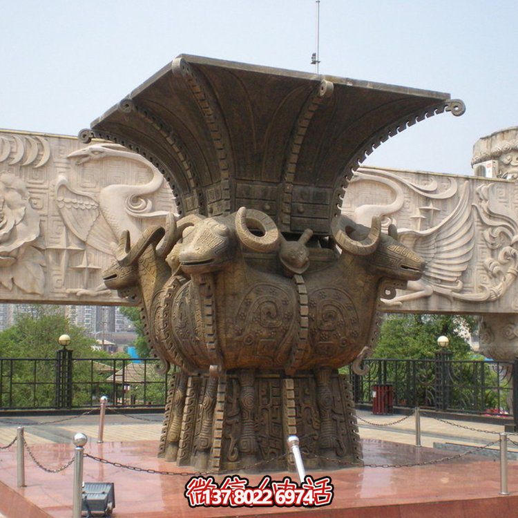 方尊銅香爐雕塑，讓景區(qū)廣場更加精彩