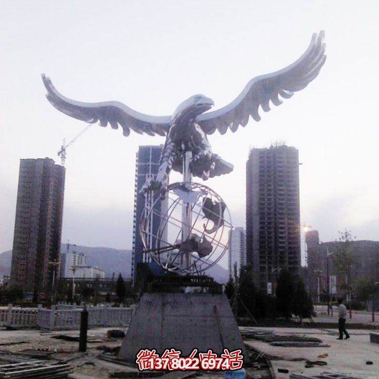 不銹鋼老鷹雕塑，點綴戶外園林景觀