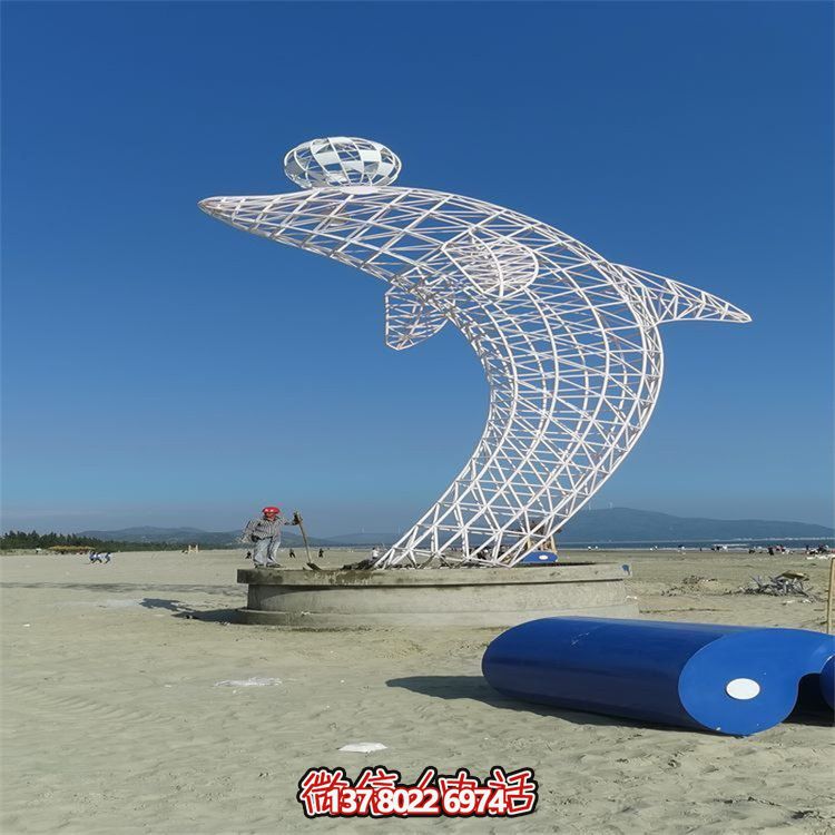 不銹鋼海豚鏤空雕塑，點(diǎn)綴大型景觀廣場(chǎng)