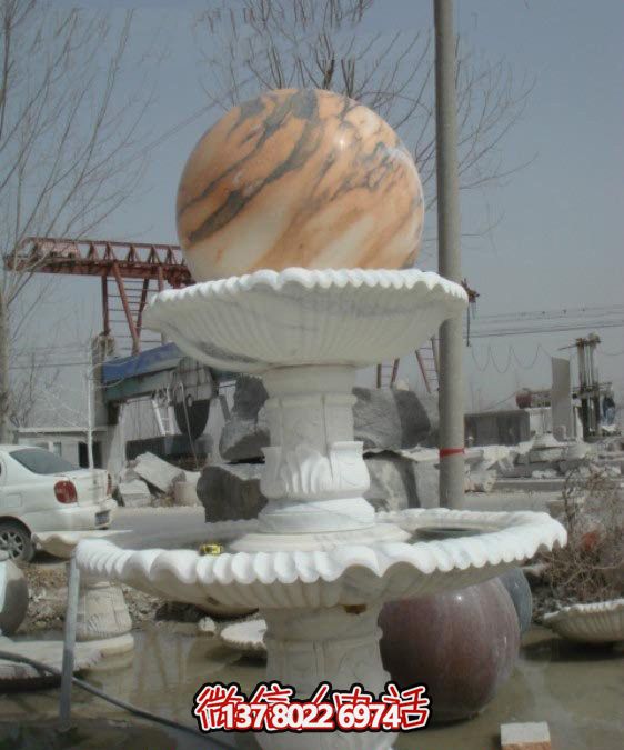 公園完美融合大理石、風水球、噴泉和雕塑的美景