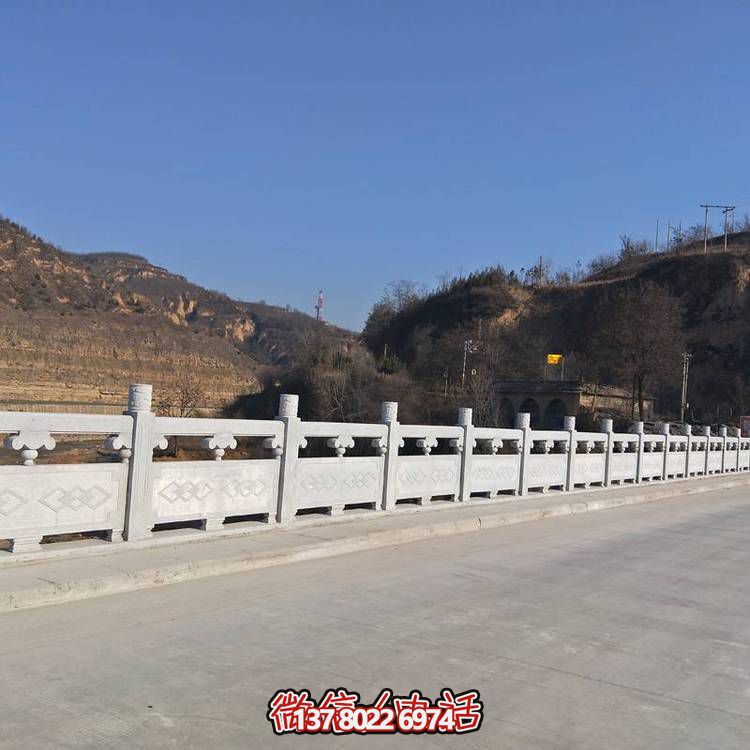 精美的大理石雕塑欄桿，締造完美景觀