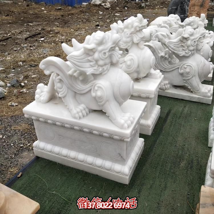 漢白玉貔貅雕塑，門口裝飾打造質(zhì)感庭院