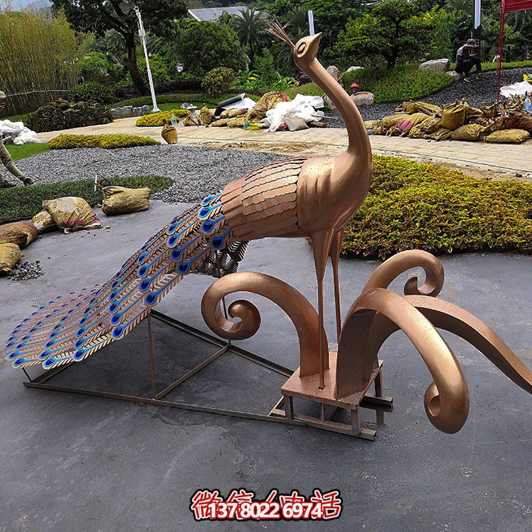 不銹鋼孔雀，烤漆藝術(shù)動物造型雕塑